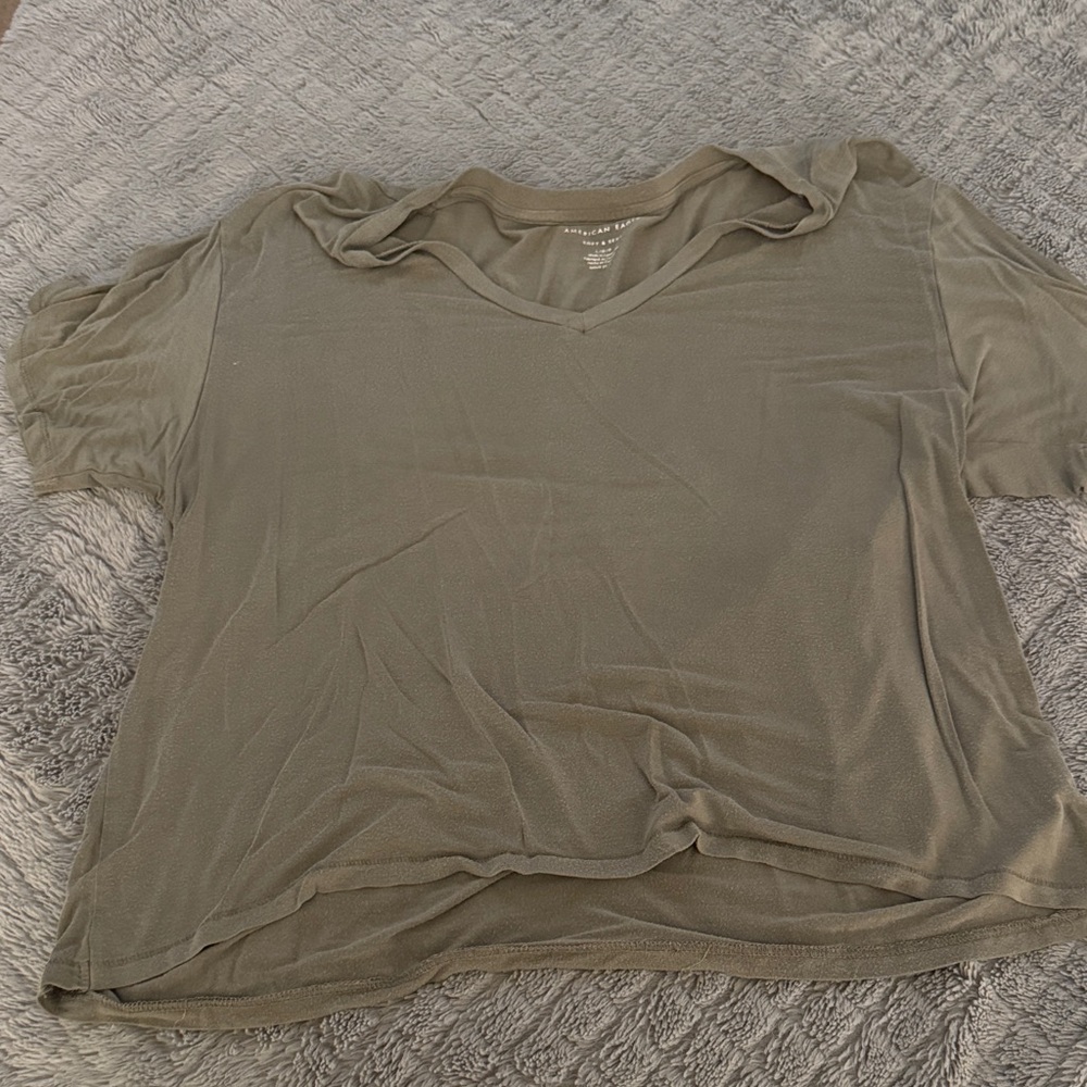 American Eagle Outfitters Olive Short Sleeve Tee